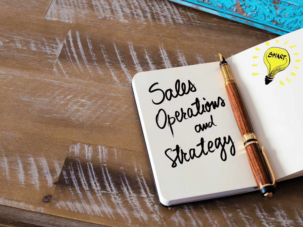 Revenue Operations vs. Sales Ops: What’s the&nbsp;Difference?