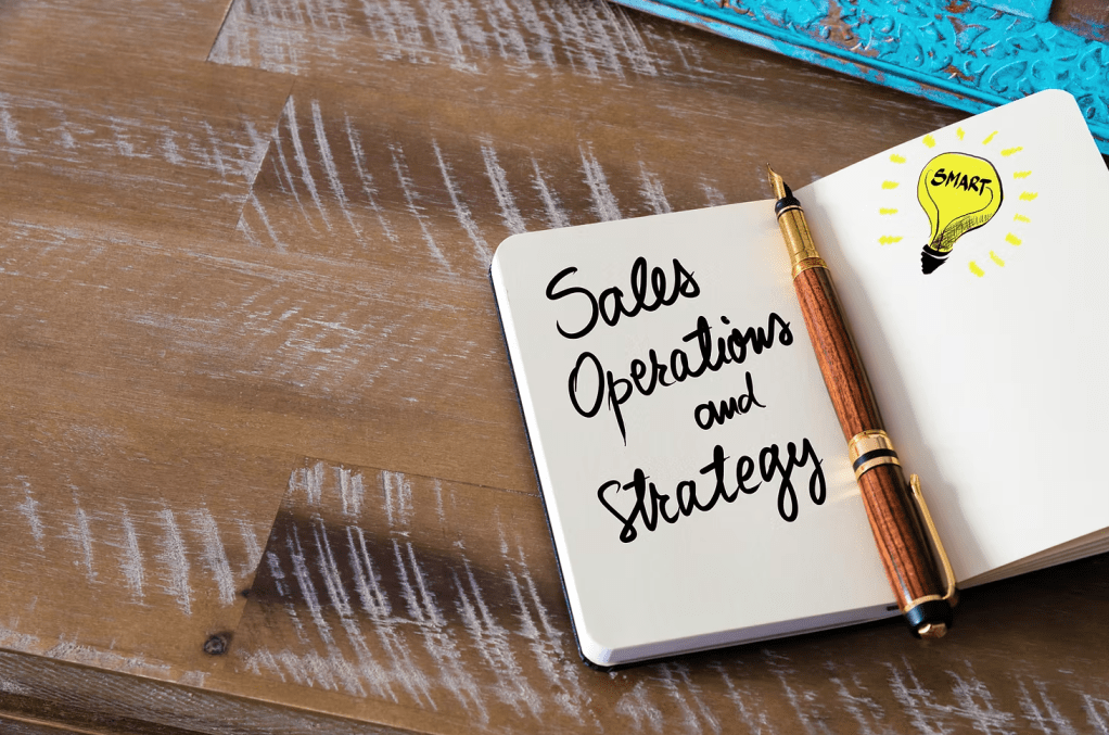 Revenue Operations vs. Sales Ops: What’s the&nbsp;Difference?